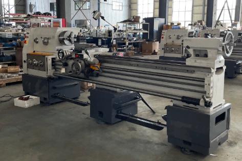 Gap bed universal lathe Gap bed universal lathe
