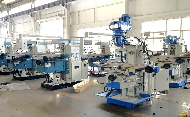 Máy phay đứng CNC: Thiết bị chính xác cốt lõi cho gia công kim loại hiện đại
